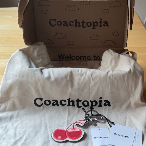 ๐ COACH COACHTOPIA CHERRY BAG CHARM ๐ - Picture 4 of 16